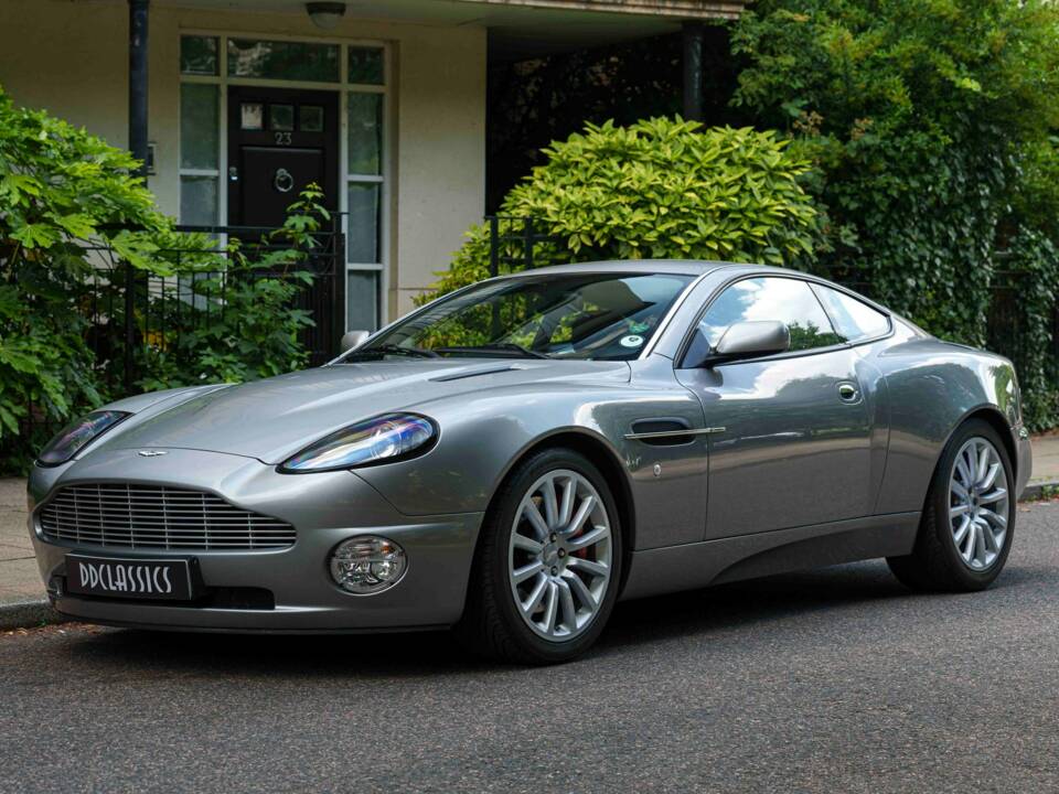 Bild 1/26 von Aston Martin V12 Vanquish (2003)