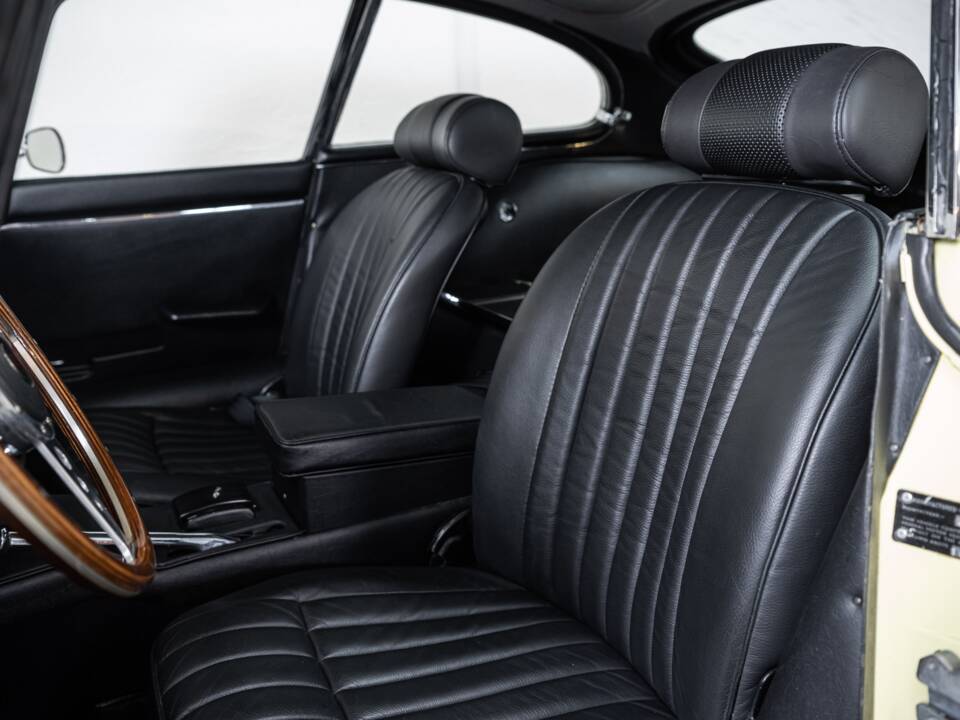 Imagen 21/40 de Jaguar E-Type (2+2) (1970)
