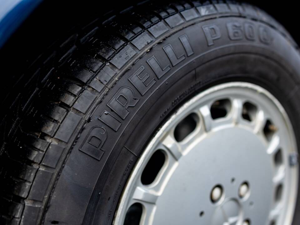 Bild 19/49 von Mercedes-Benz 560 SEL (1986)