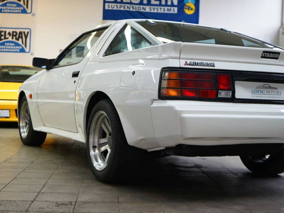 Image 14/55 of Mitsubishi Starion (1989)