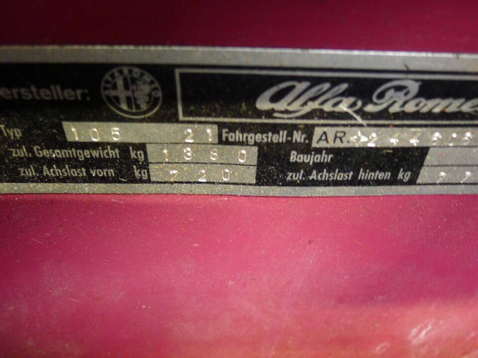 Bild 13/36 von Alfa Romeo 2000 GT Veloce (1975)