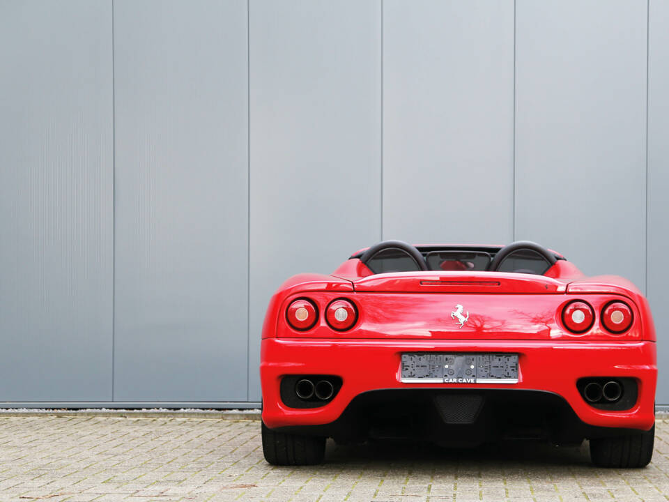 Image 31/57 de Ferrari F 360 Spider (2001)