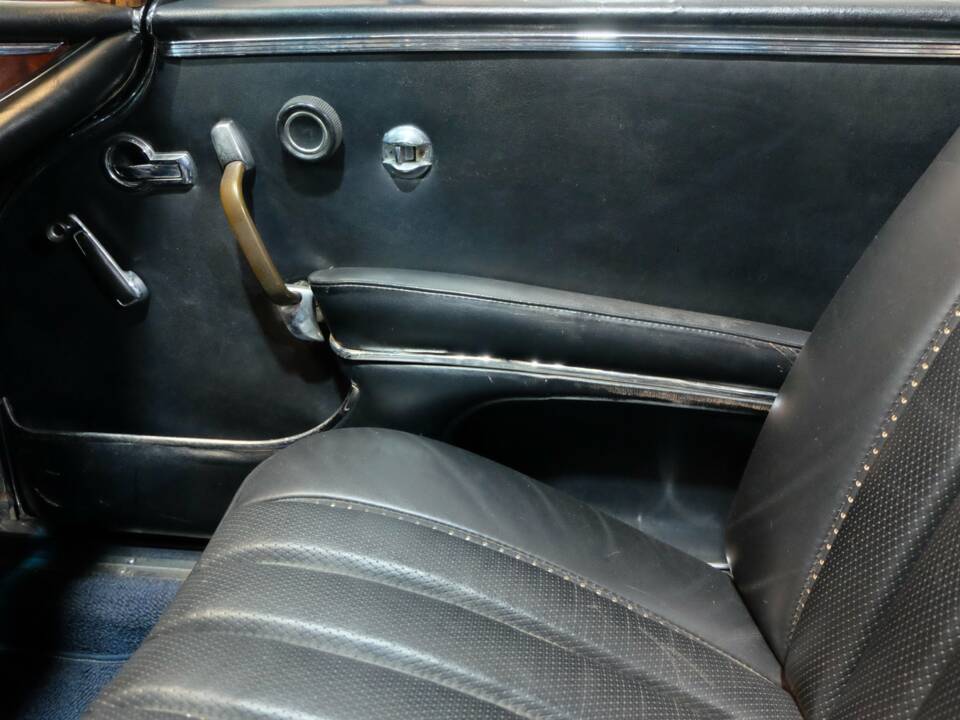 Bild 10/18 von Mercedes-Benz 220 SE b (1963)