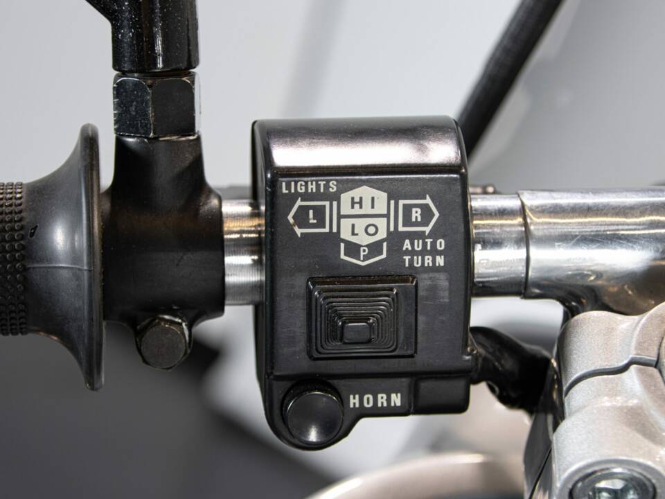 Image 44/50 de Suzuki GSX 750S Katana (1982)