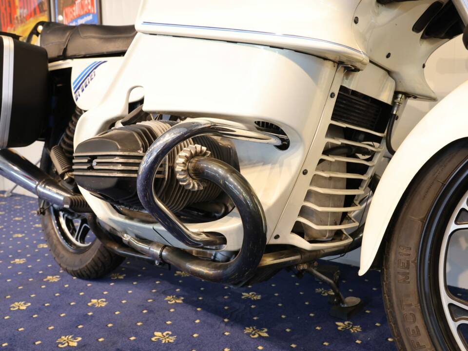 Image 19/32 of BMW R 100 RS (1987)