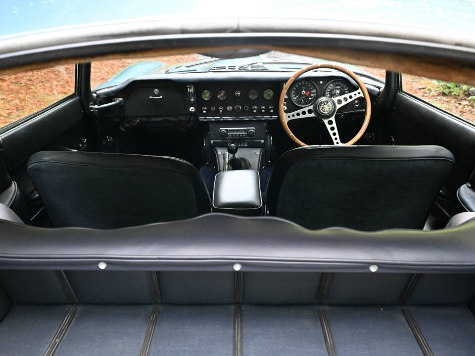 Image 31/50 of Jaguar E-Type (2+2) (1966)