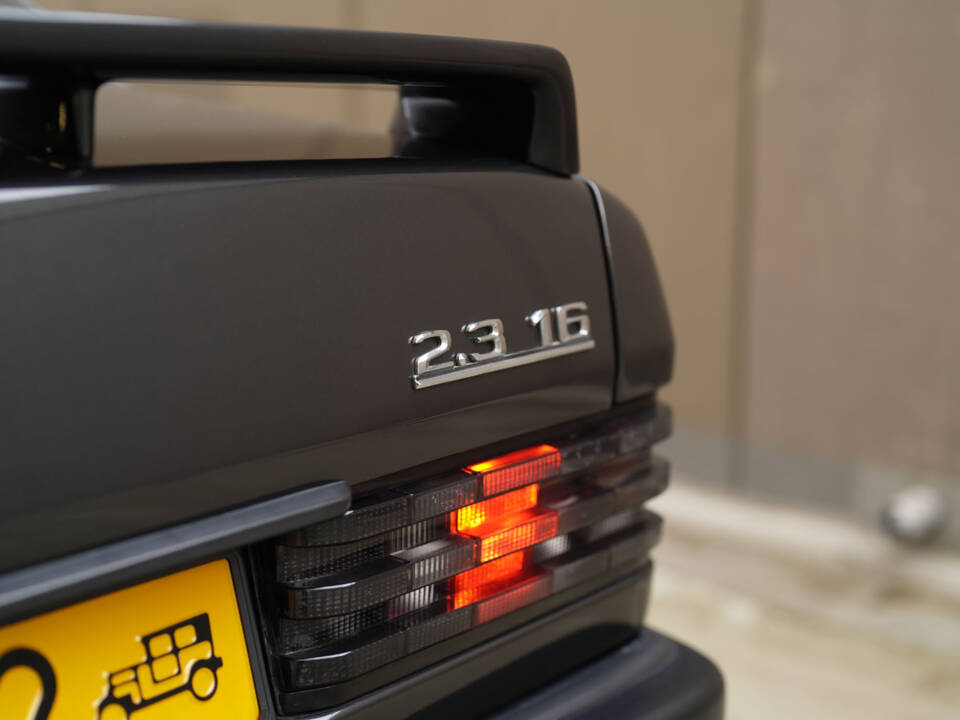 Image 42/83 of Mercedes-Benz 190 E 2.3-16 (1984)