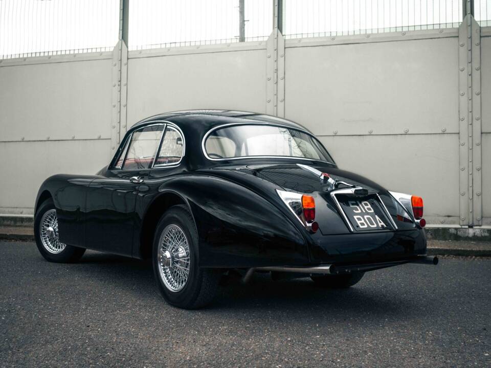 Image 10/45 de Jaguar XK 150 3.8 S FHC (1960)