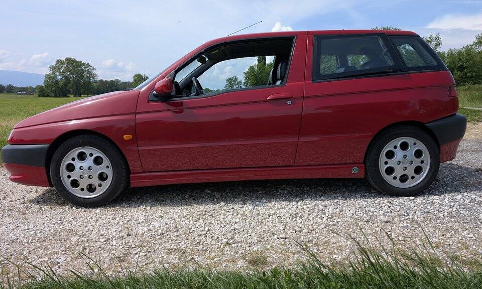 Bild 6/8 von Alfa Romeo 145 1.4 T. Spark (1997)