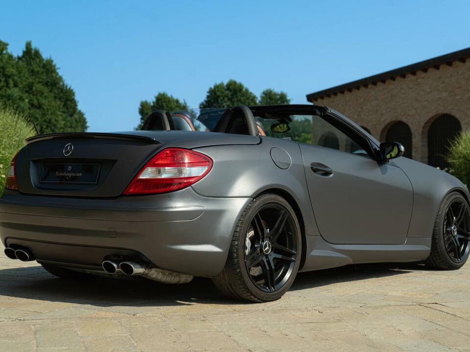 Bild 15/50 von Mercedes-Benz SLK 55 AMG (2005)