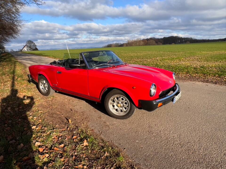 Afbeelding 88/100 van FIAT 124 Pininfarina Spidereuropa (1982)