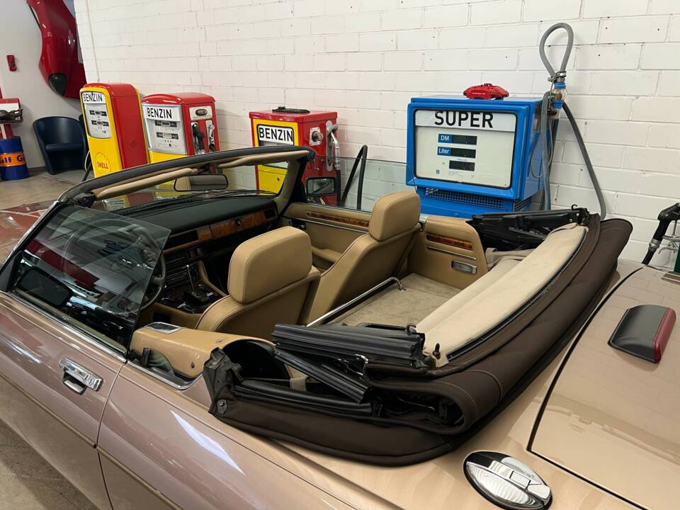 Image 19/19 of Jaguar XJ-S H.E. (1990)