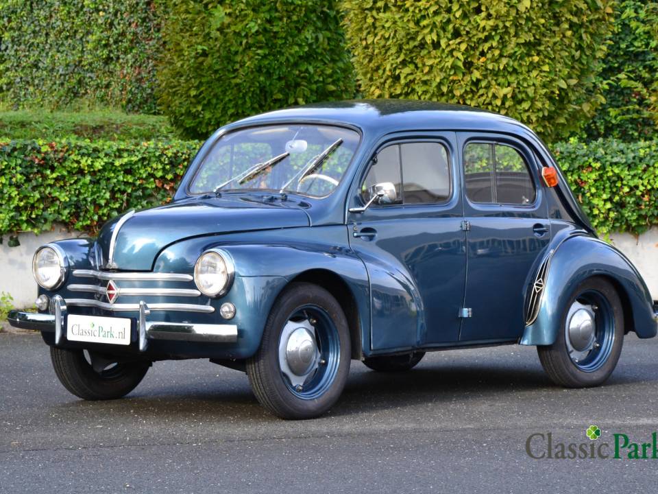 Image 1/48 of Renault 4 CV (1950)