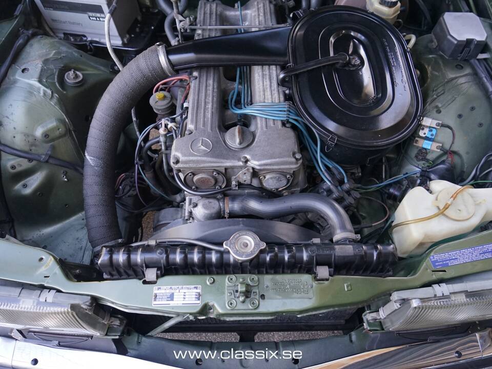 Image 9/17 of Mercedes-Benz 280 CE (1977)