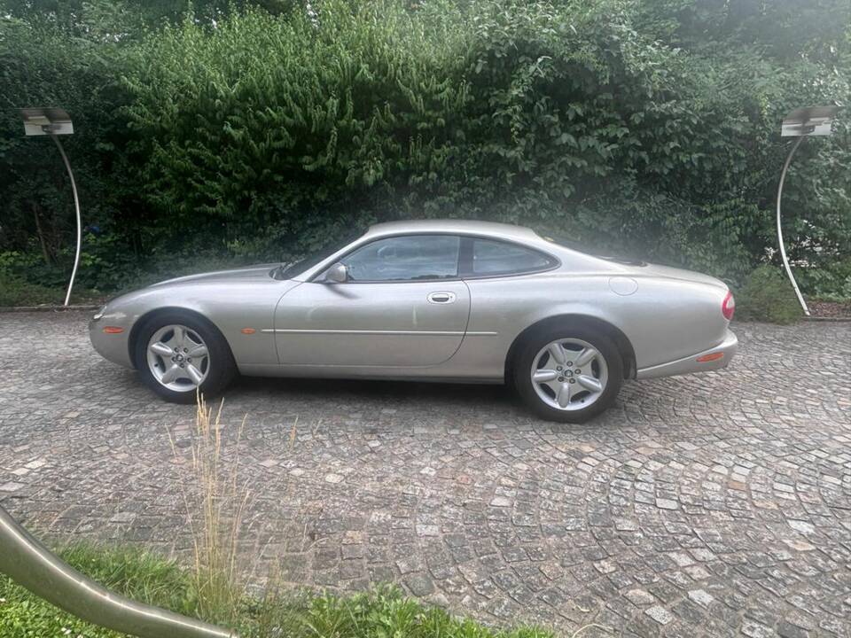 Afbeelding 5/8 van Jaguar XK8 4.0 (1998)