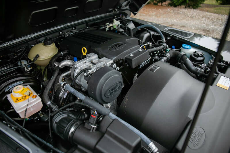 Bild 42/50 von Land Rover Defender 90 (2015)