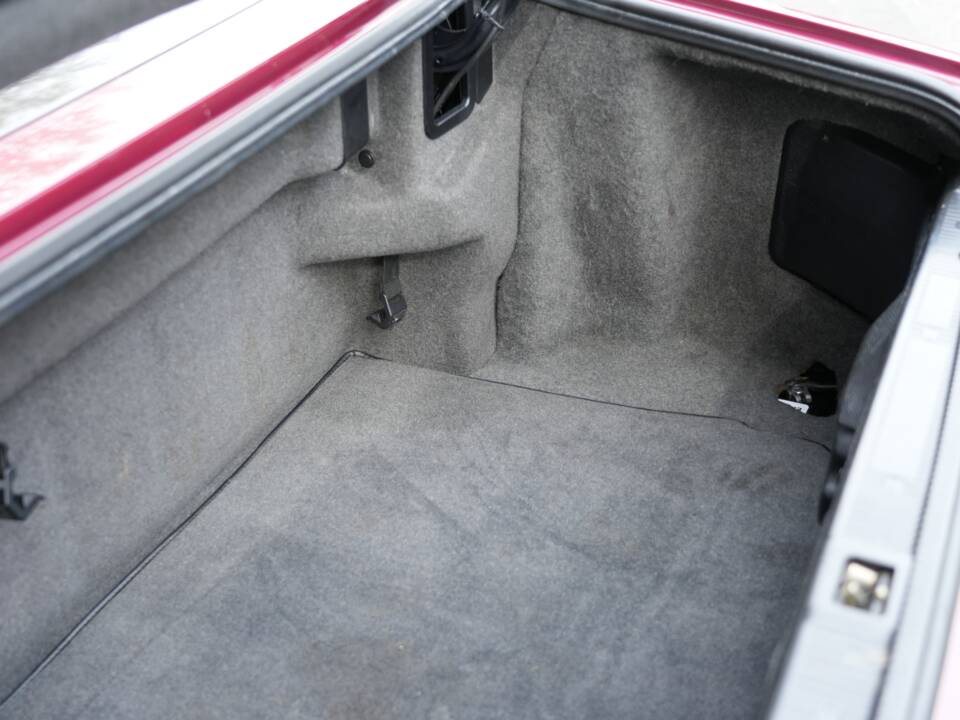 Image 66/95 of Mercedes-Benz 300 SL (1993)