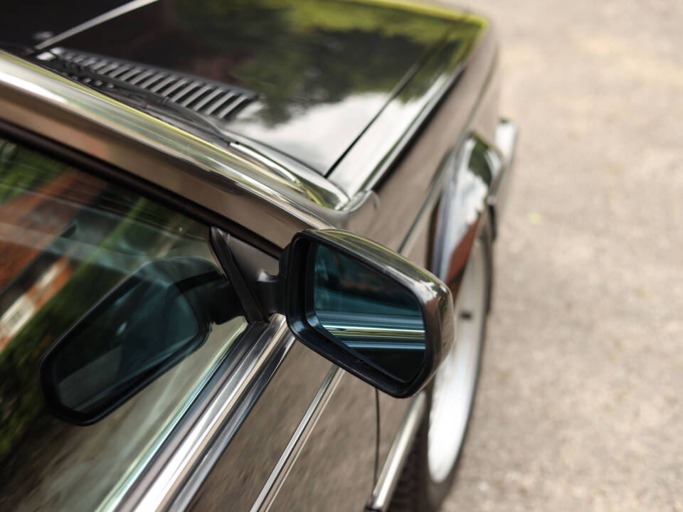 Image 73/99 of BMW M 635 CSi (1988)