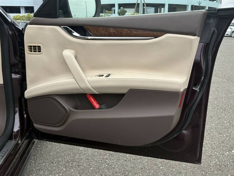 Image 30/56 of Maserati Quattroporte S (2015)