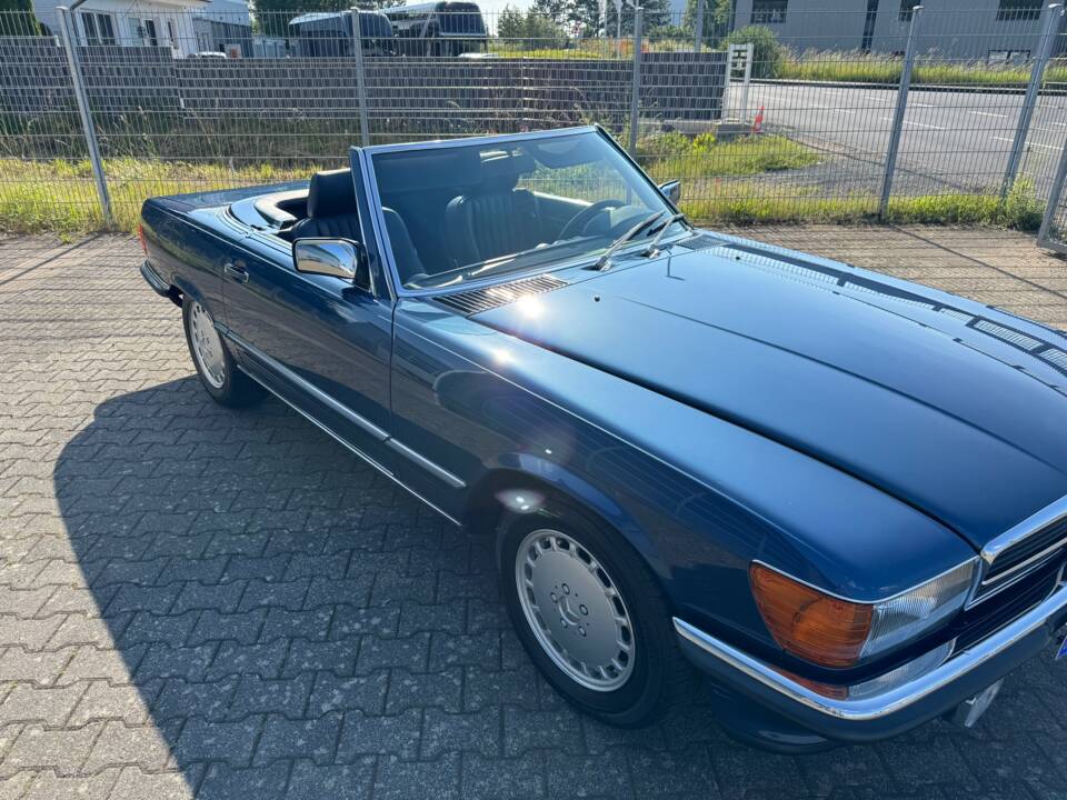 Image 13/21 of Mercedes-Benz 300 SL (1989)