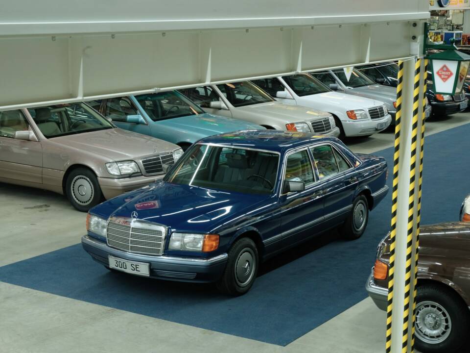 Bild 1/50 von Mercedes-Benz 300 SE (1990)
