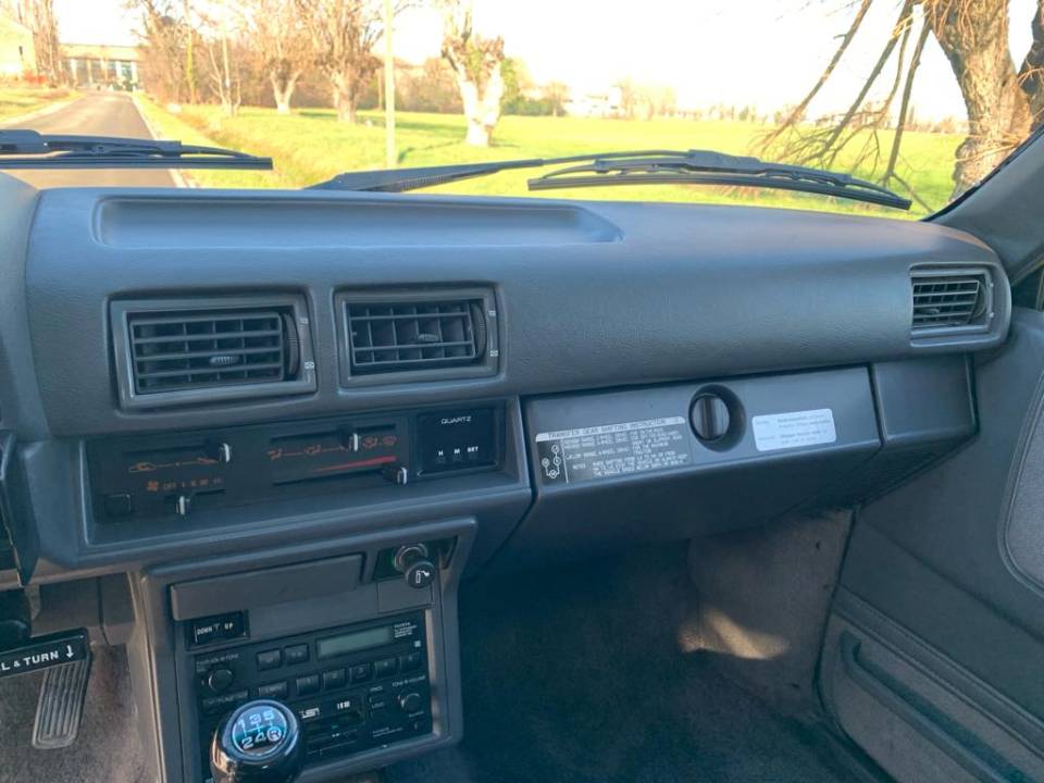 Image 28/40 of Toyota Hilux (1988)