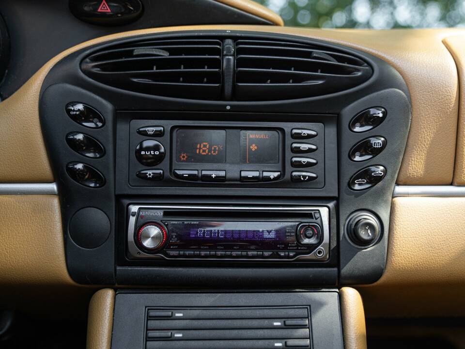 Imagen 46/50 de Porsche Boxster (2000)