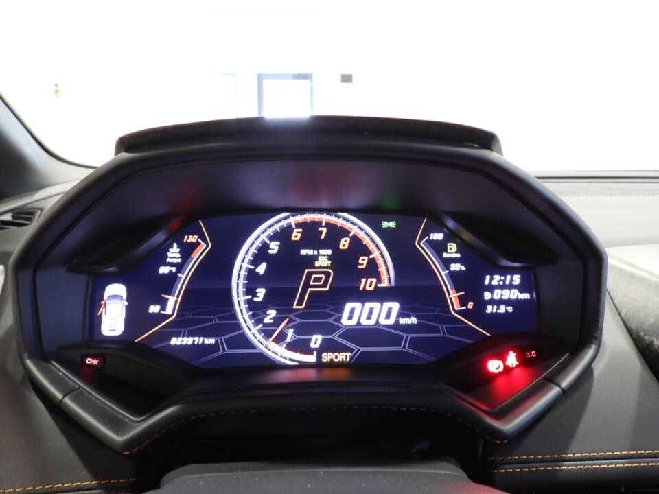 Bild 7/15 von Lamborghini Huracán Evo RWD (2020)
