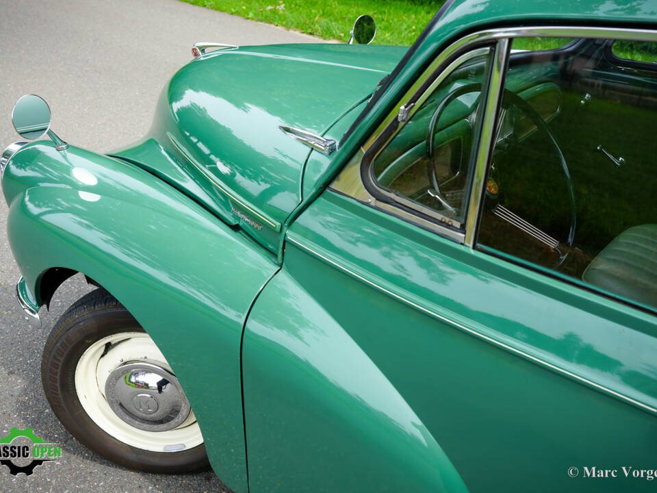 Image 30/43 of Morris Minor 1000 Traveller (1965)