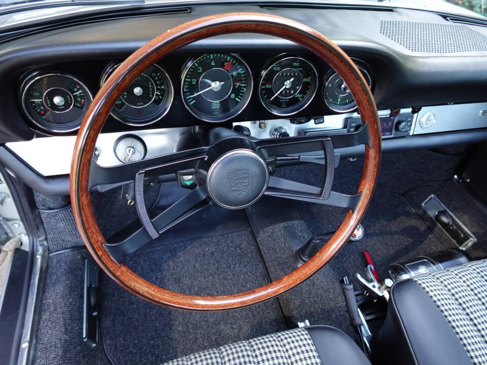 Bild 23/42 von Porsche 911 2.0 T (1968)