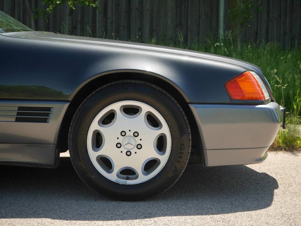 Image 35/39 de Mercedes-Benz 280 SL (1900)