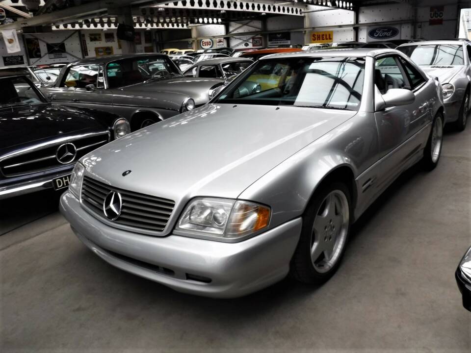 Imagen 37/49 de Mercedes-Benz SL 500 (2000)