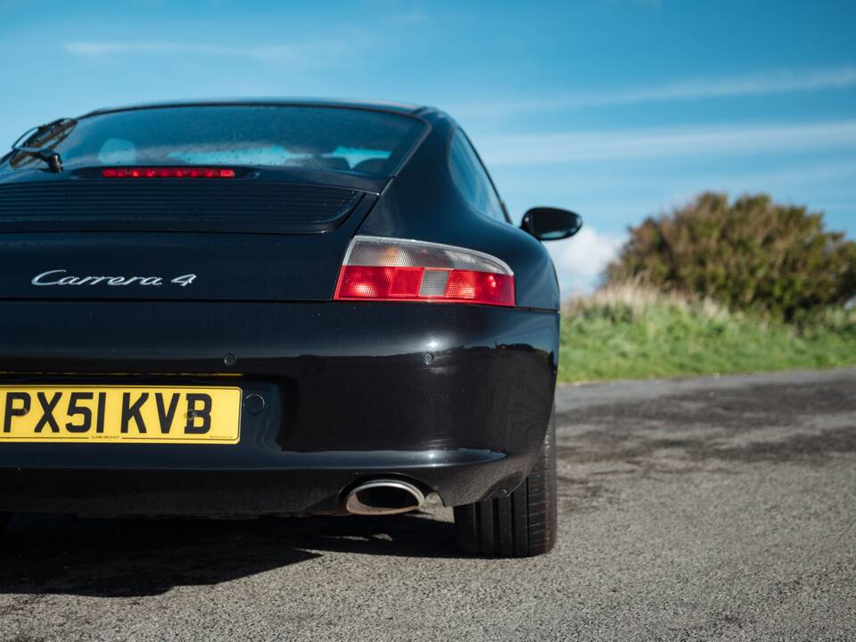 Imagen 23/50 de Porsche 911 Carrera 4 (2001)