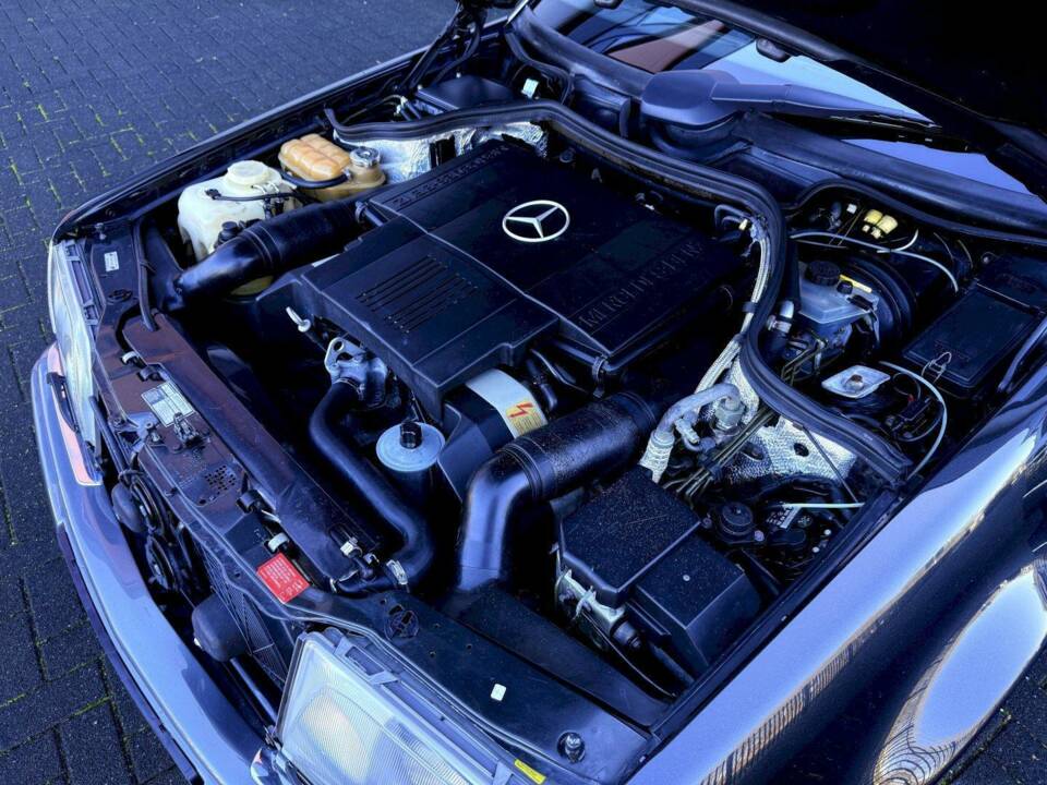 Bild 28/36 von Mercedes-Benz 500 E (1991)