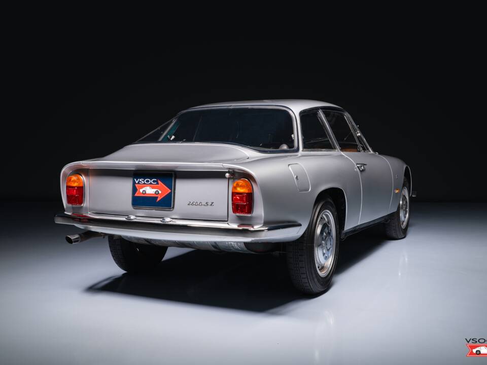 Image 5/6 de Alfa Romeo 2600 Sprint Zagato (1968)
