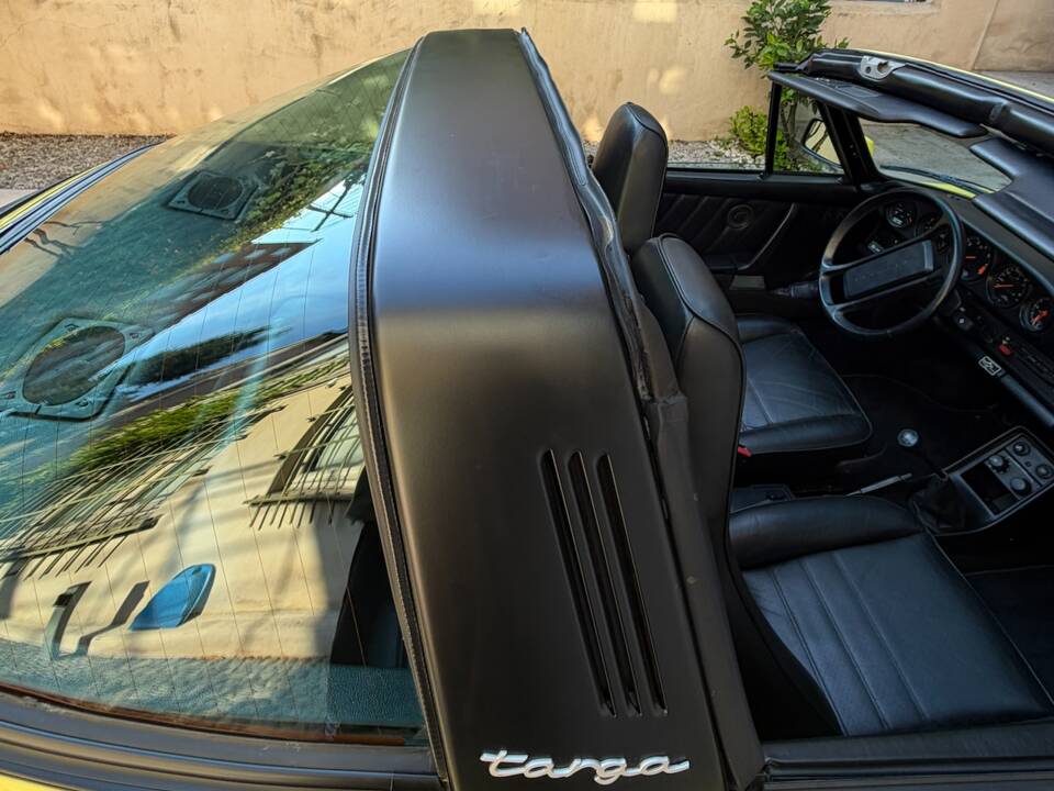 Bild 6/10 von Porsche 911 Carrera 3.2 (1987)
