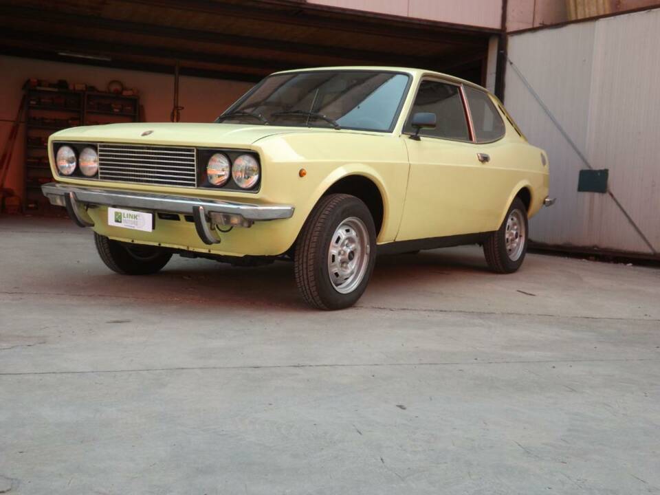 Image 11/50 of FIAT 128 Sport Coupe (1974)