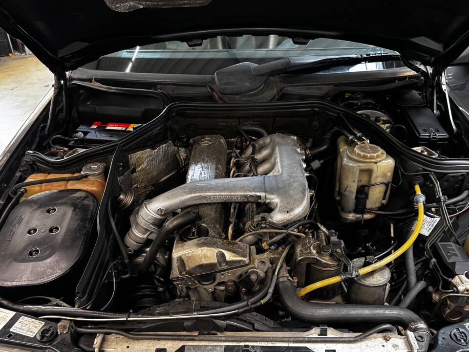 Bild 52/54 von Mercedes-Benz 300 TD Turbo (1993)