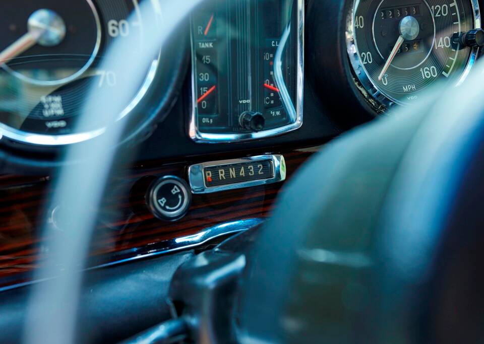 Image 164/188 of Mercedes-Benz 280 SE 3,5 (1971)