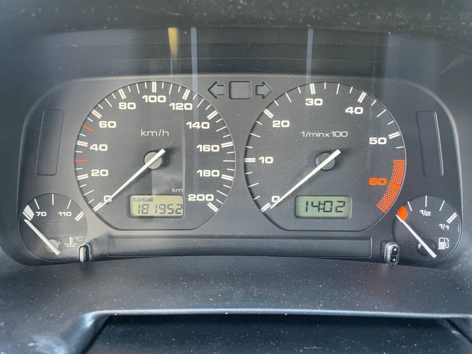 Afbeelding 18/39 van Volkswagen Polo III 1.6 Harlekin (1996)
