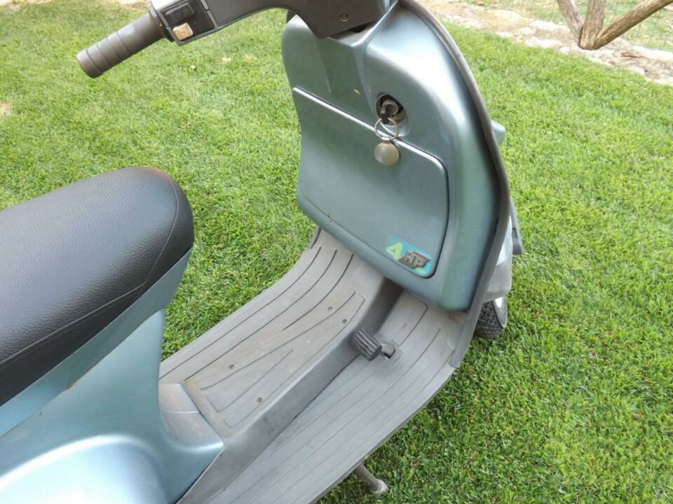 Afbeelding 22/50 van Piaggio Vespa 50 (1995)