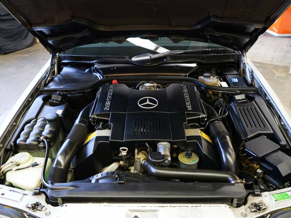 Image 37/42 of Mercedes-Benz 500 SL (1992)