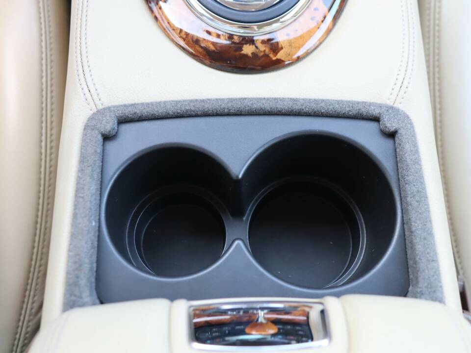 Imagen 27/50 de Jaguar XJ 8 4.2 (2006)