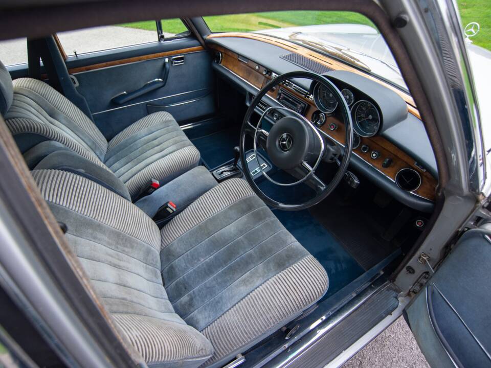 Immagine 10/34 di Mercedes-Benz 300 SEL 3.5 (1972)