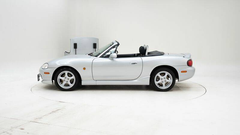 Immagine 8/15 di Mazda MX-5 1.8 (2000)