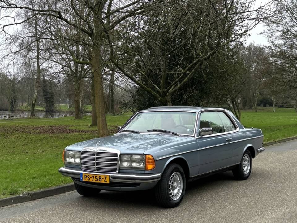 Image 7/20 of Mercedes-Benz 280 CE (1978)