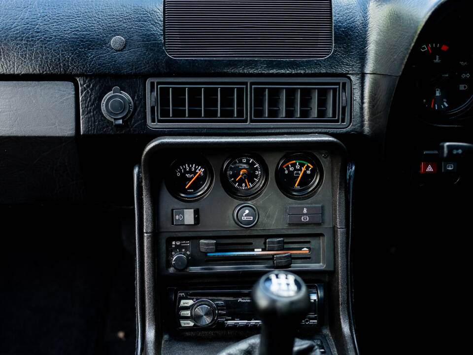 Image 11/50 de Porsche 924 S (1986)