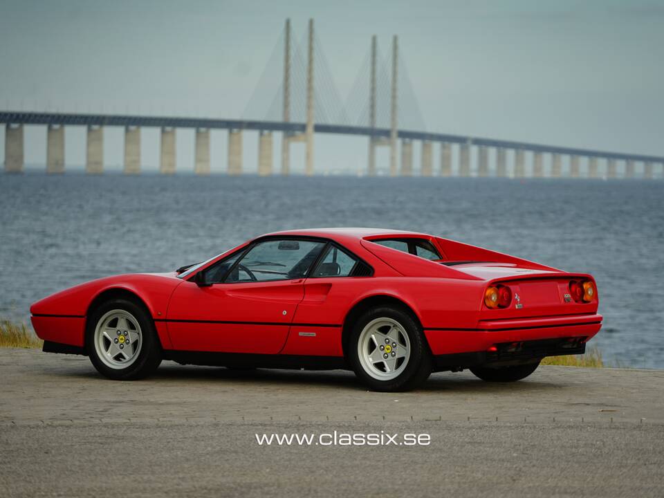 Image 11/27 de Ferrari 328 GTB (1985)
