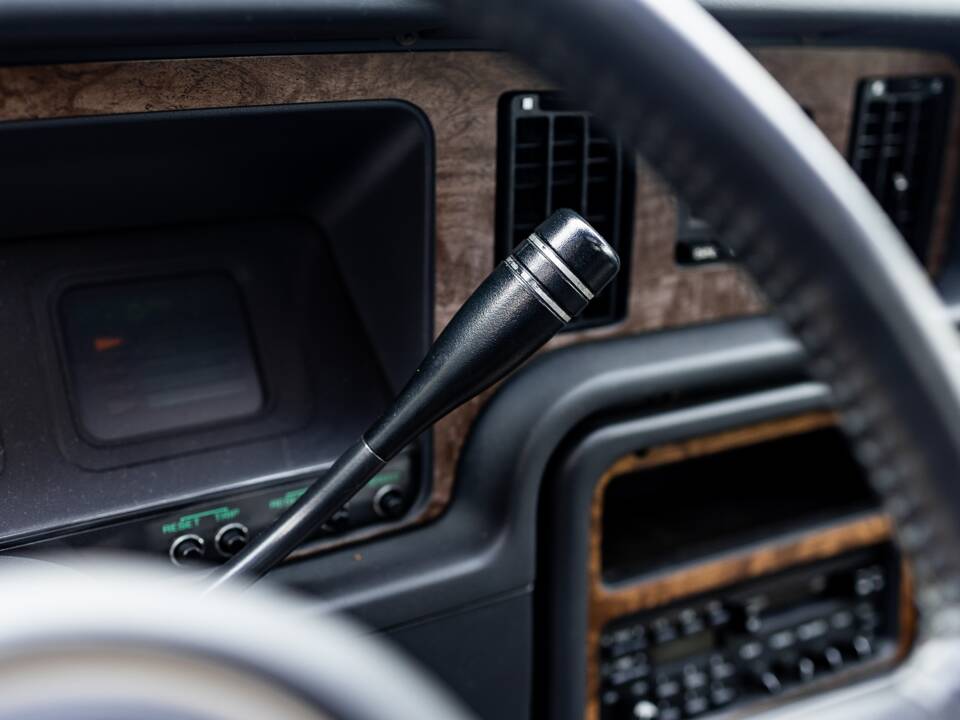 Image 41/50 of CMC Tiffany (1988)