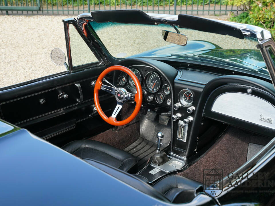 Immagine 35/50 di Chevrolet Corvette Sting Ray Convertible (1964)